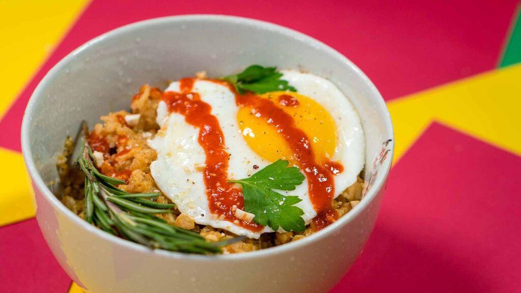 Savory Sriracha Oatmeal