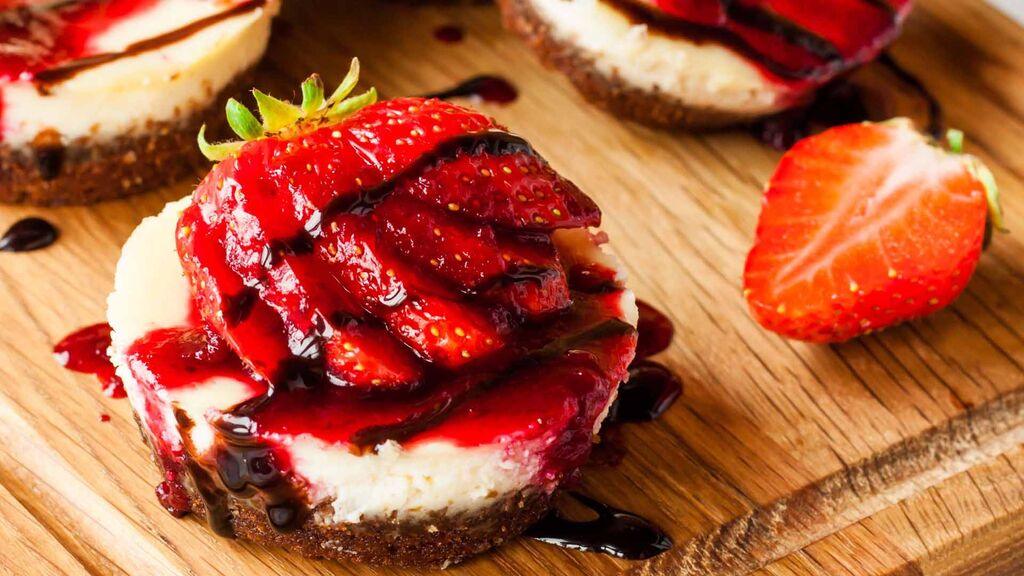 Chocolate Covered Strawberry Cheesecake Cupcakes